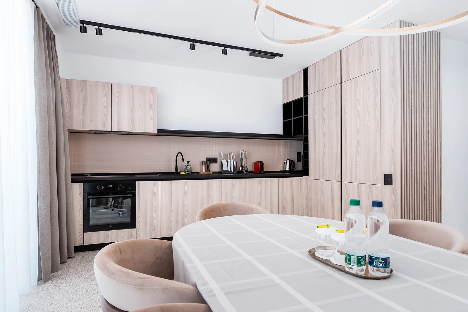 Penthouse 140 mp · Dining · 5